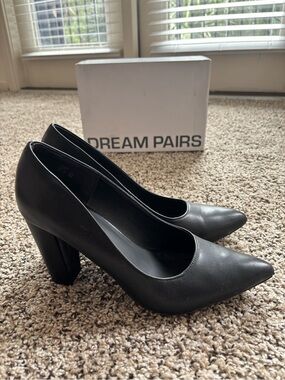 Dream Pairs Black Pointed Block Heel Pumps